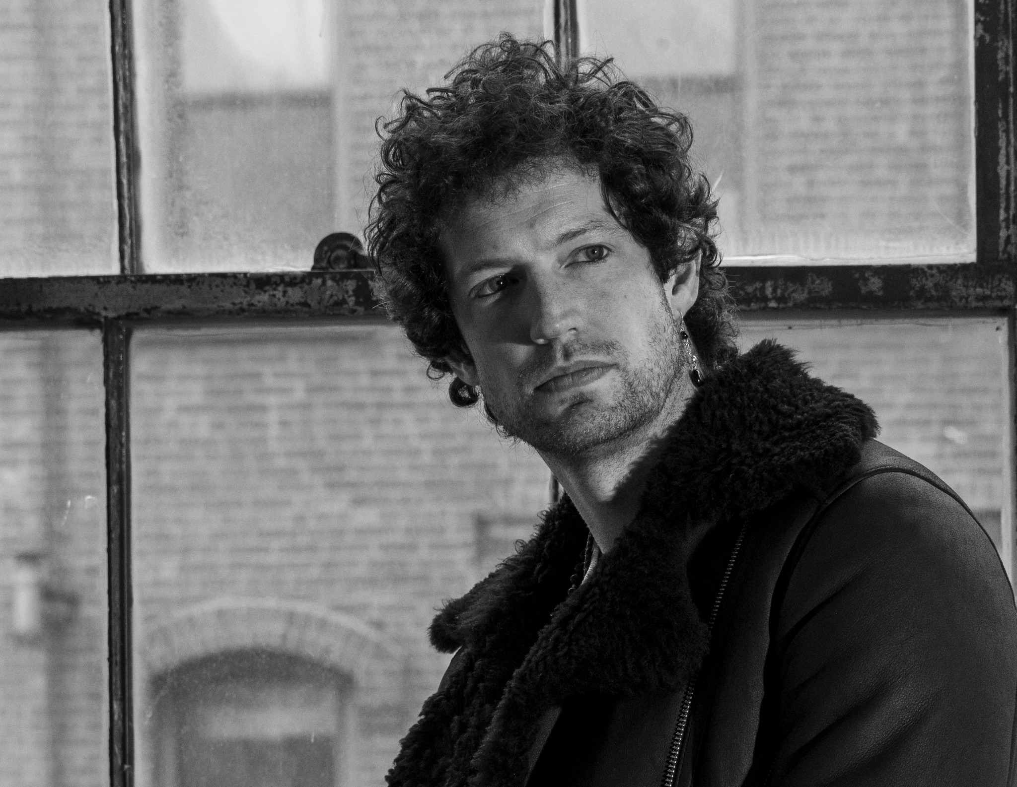 Tim Shelburne as Ian Bardi